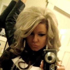 Meet your Posher, Emilia